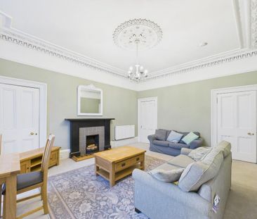 3 bedroom flat to rent - Photo 2