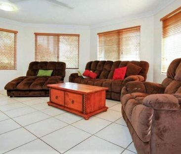 Large Family Home Minutes to Excellent Schools. - Photo 2