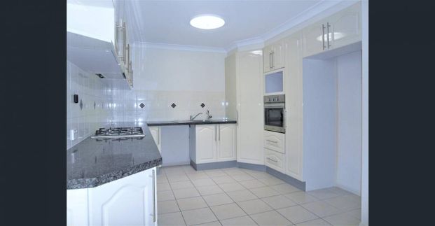 Modern Comfort and Convenience Opposite Wilsonton Heights Plaza - Photo 1