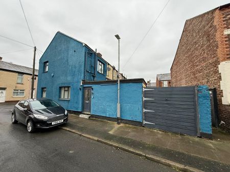 2 bedroom terraced house to rent - Photo 4