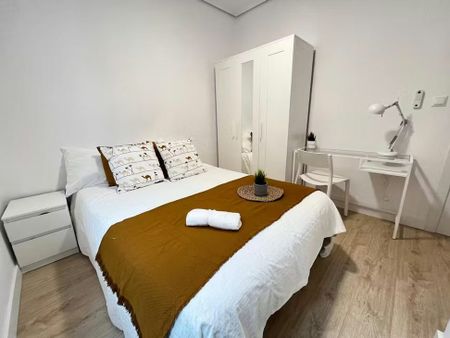 Carrer de Finestrat, Valencia, Valencian Community 46006 - Photo 2