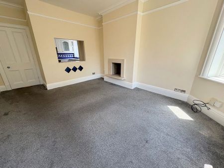 LOWTHER ROAD, CHARMINSTER (P07894) - Photo 5
