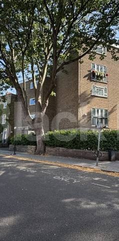 Duplex apartment in the highly desirable, 'Cleaver Square' area of Kennington - Photo 1