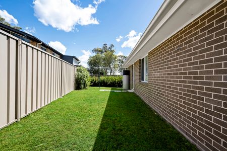 124a Panorama Avenue, Charmhaven NSW 2263 - House For Rent | Domain - Photo 2