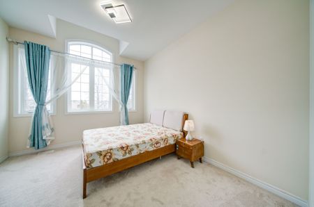 For Lease - 2084 Duberry Drive, Pickering, Ontario - Photo 4