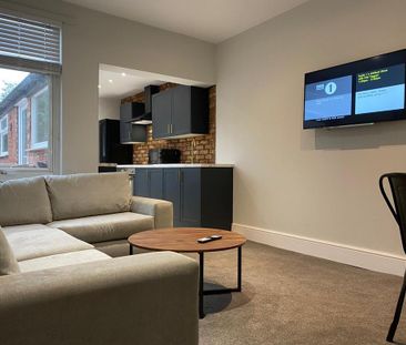 4 bedroom terraced house to rent - Photo 2