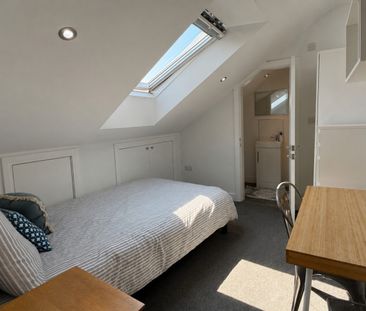 3 bed Apartment for Rent - Photo 3