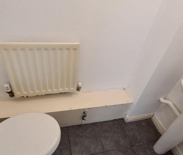 4 bedroom townhouse to rent - Photo 1