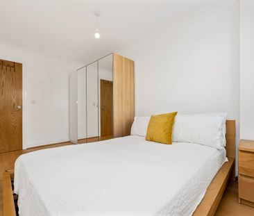 2 Bed Flat, Concorde Way, SE16 - Photo 3