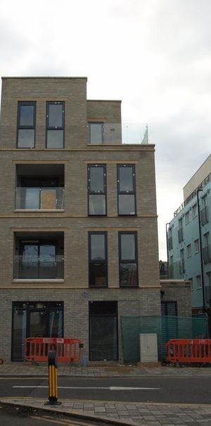 2 bedroom flat to rent - Photo 1