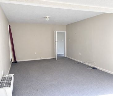 Handy Location – 2 bedroom + study or an additional bedroom. - Photo 3
