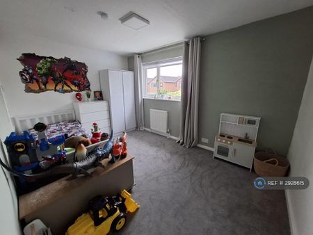 2 bedroom semi-detached house to rent - Photo 3