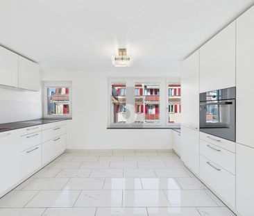 CHARMING, WITH OWN AIR CONDITIONING - Photo 4