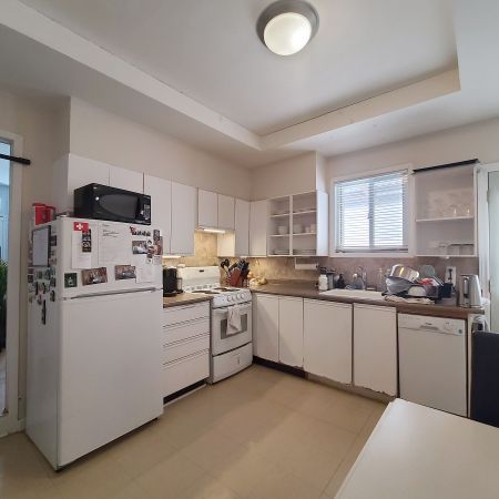 For Lease - 327 Howland Avenue Unit# Main, Toronto, Ontario - Photo 4