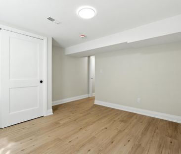 For Lease - 929 Upper Ottawa Street Unit# B, Hamilton, Ontario - Photo 1