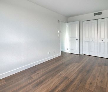 7407 rue Mountain-Sights, Montréal, QC - Photo 3