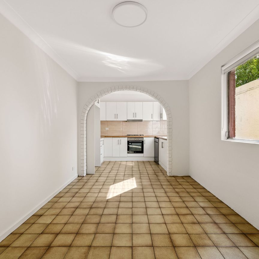 6 Phillip Street, Newtown NSW 2042 - House For Rent | Domain - Photo 1