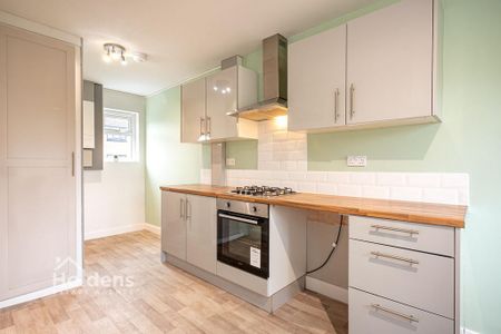 3 bedroom terraced house to rent - Photo 2