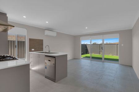 Looking for a New Family Home in Baldivis - Photo 2