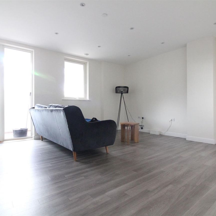 Avenue Road, London - Photo 1