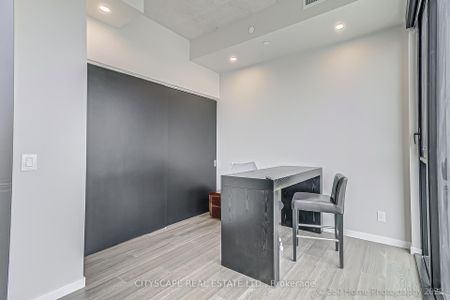For Lease - 7 Smith Crescent Unit# Ph 810, Toronto, Ontario - Photo 2