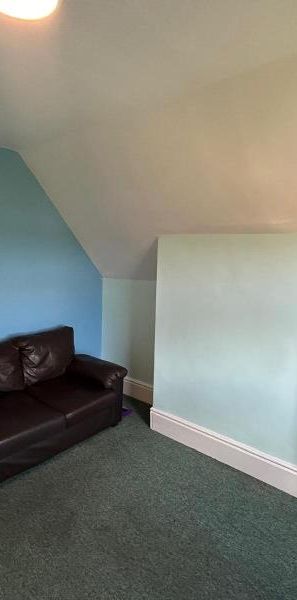 London Road, Guildford, GU1 - Photo 1