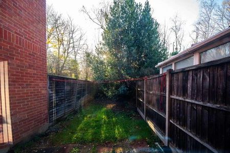 Hedgerley Court, Goldsworth, GU21 - Photo 3