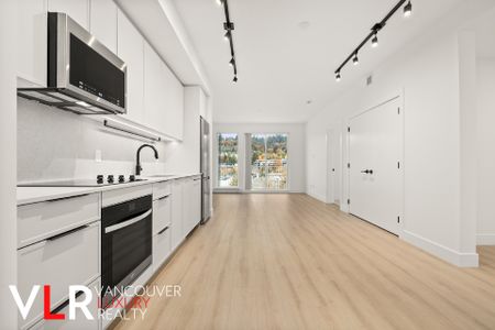 Condo in Port Moody, British Columbia - Photo 4