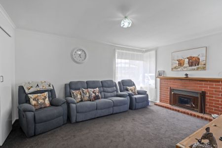 Spacious 3 Bedroom Family Home - Photo 2