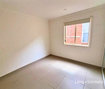 Neat two-bedroom granny flat with storage - Photo 6