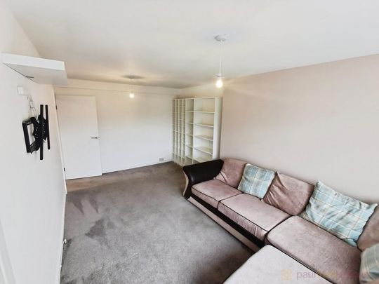 3 bedroom end of terrace house to rent - Photo 1