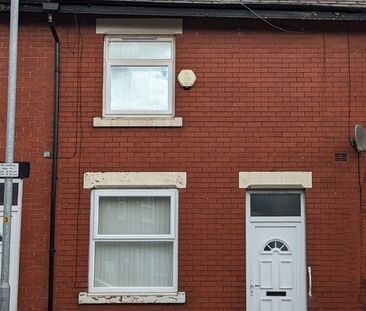2 Bed End Terrace, Hathershaw Lane, OL8 - Photo 5