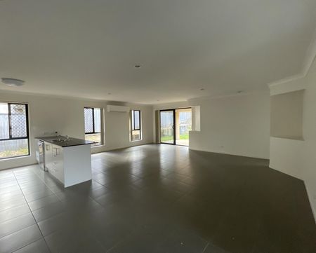 1 Willow Rise Drive, Waterford QLD 4133 - House For Rent | Domain - Photo 3