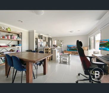74 Grainger Parade, Lucas, Vic 3350 - Photo 1