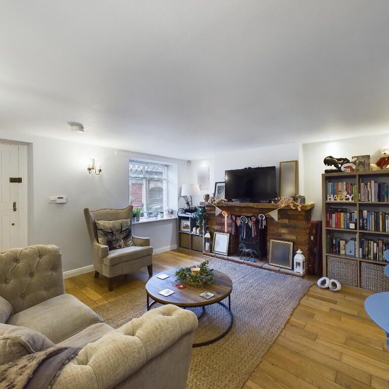 15 Arthur Street, Hillsborough, BT26 6AP - Photo 1
