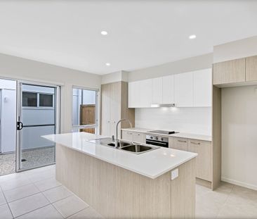 Stunning Terrace Home - Photo 6