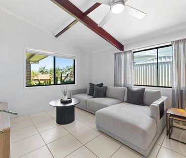 Charming 3 Bedroom Home in Mooloolaba - Photo 3