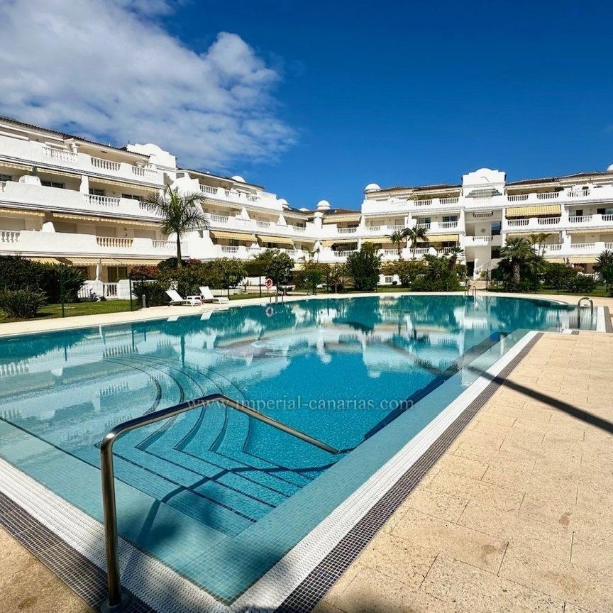 Slendid 2 bedroom apartment with private garden in La Paz! - Photo 1