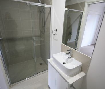 Modern Townhouse in Central Glenroy - Photo 5