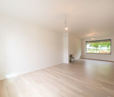Prachtig afgewerkte woning, zeer rustig gelegen nabij het centrum - Photo 5