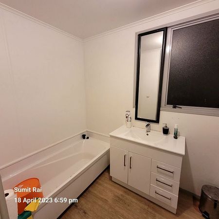 Stunning 3-Bedroom House in Newlands for Rent! - Photo 4