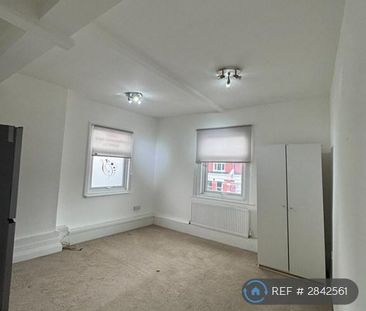 1 bedroom in a house share to rent - Photo 6