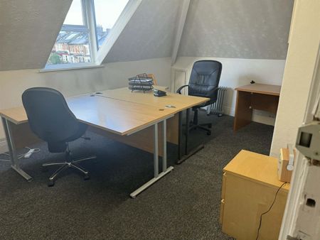 Chillingham Road, Newcastle upon Tyne - Photo 2