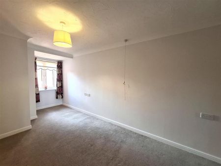 1 bedroom retirement property to rent - Photo 4