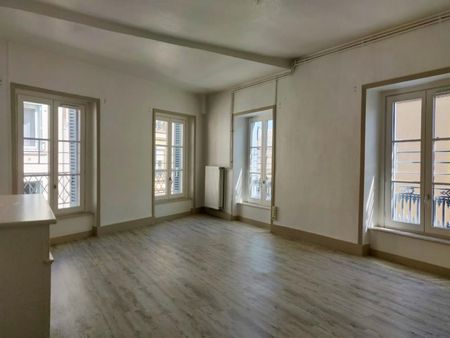 Appartement T3 à louer à Roanne - Place du marché - Photo 3