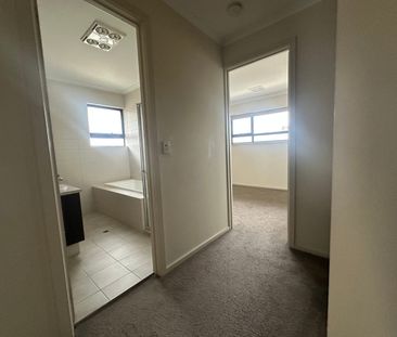 Beautiful Near-New Townhouse in the Heart of Semaphore! - Photo 2