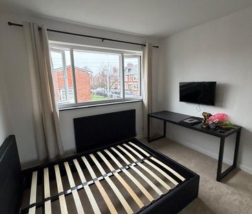 Room in a Shared House, Churchfield Road, M6 - Photo 3