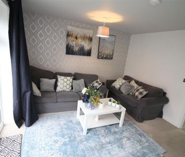 3 bedroom semi-detached house to rent - Photo 2