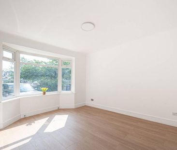 4 bedroom semi-detached house to rent - Photo 6