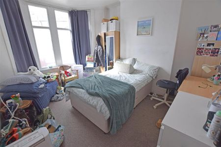 6 bedroom terraced house to rent - Photo 3